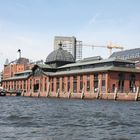 Fischauktionshalle in Hamburg-Altona von der Wasserseite