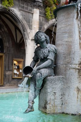 Fischbrunnen in Marienplatz