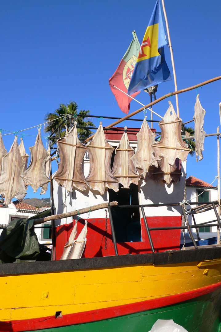 Fische trocknen im Wind