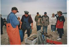 Fischer am Strand von Baabe / Rügen