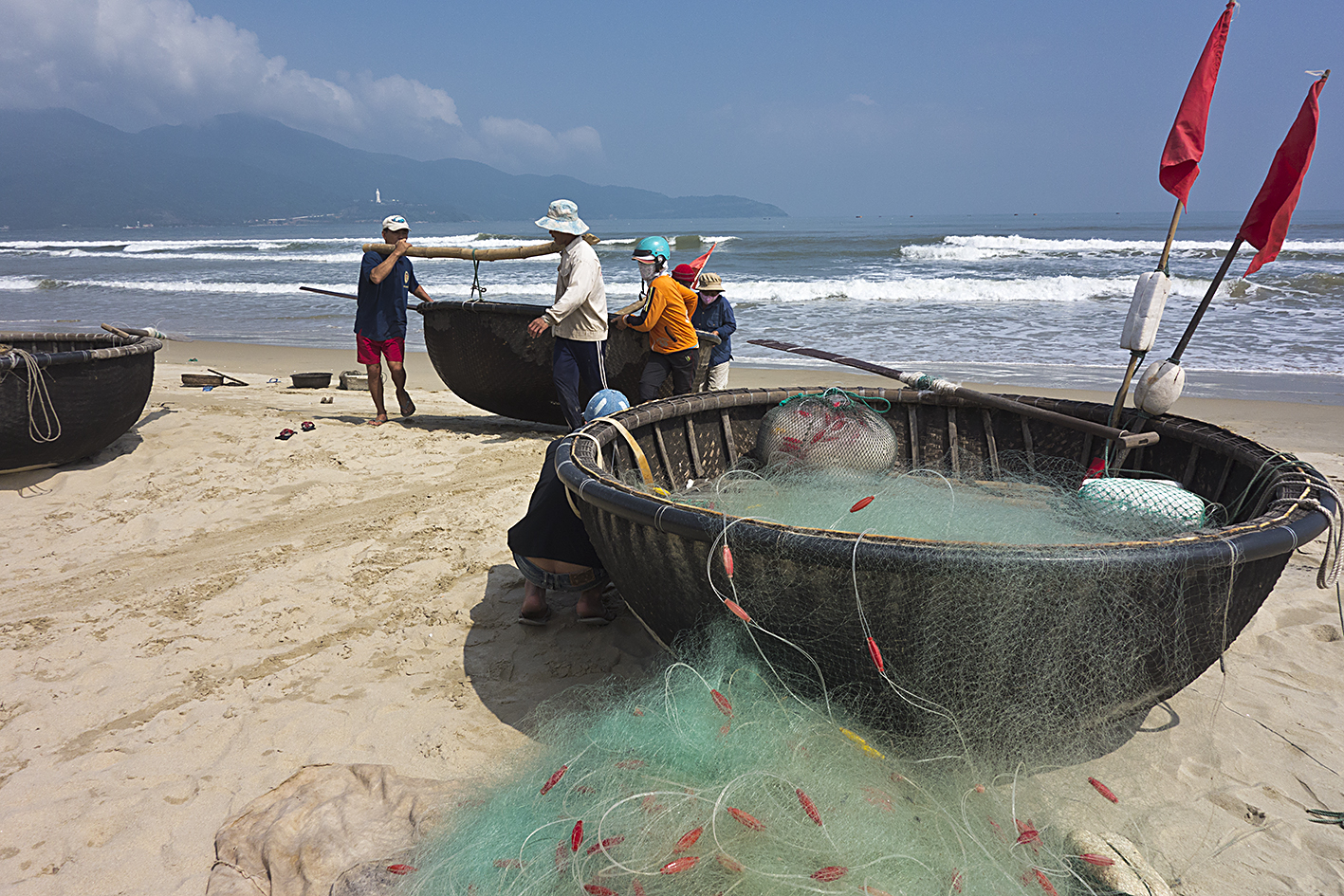 Fischer am Strand von Danang (Vietnam)