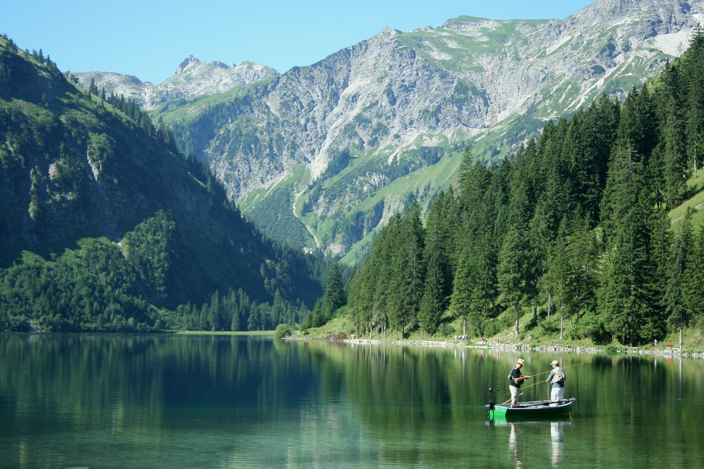 Fischer auf dem Vilsalpsee