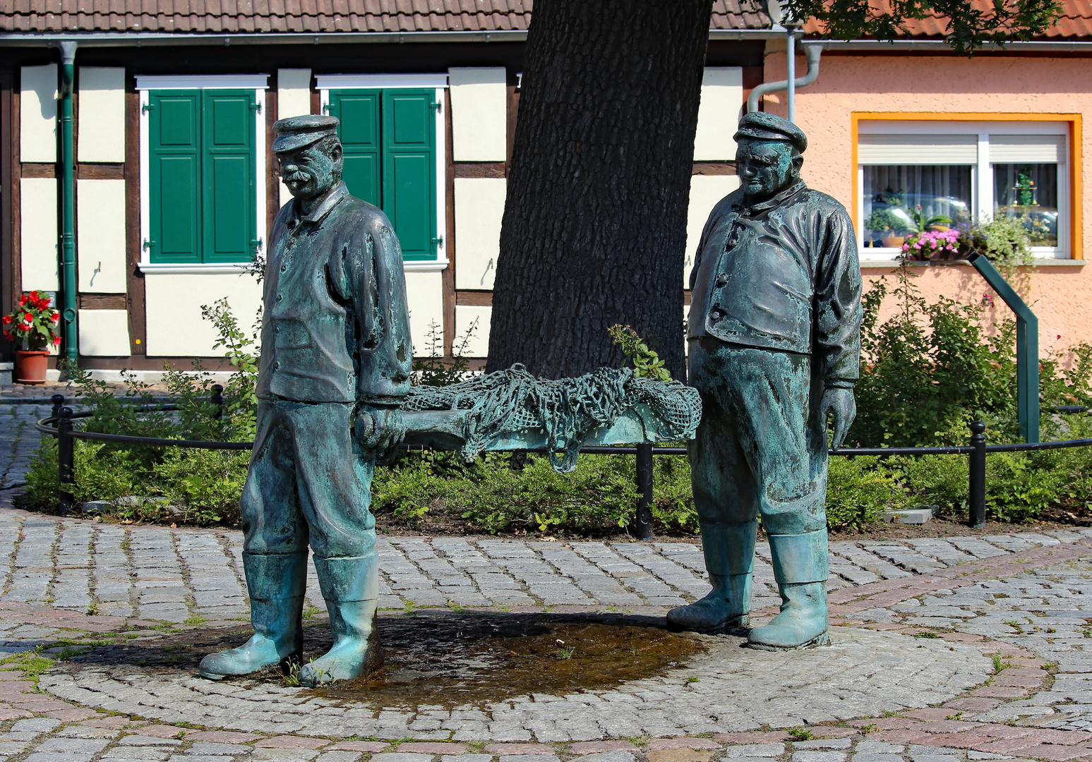 Fischer Denkmal in Arneburg.