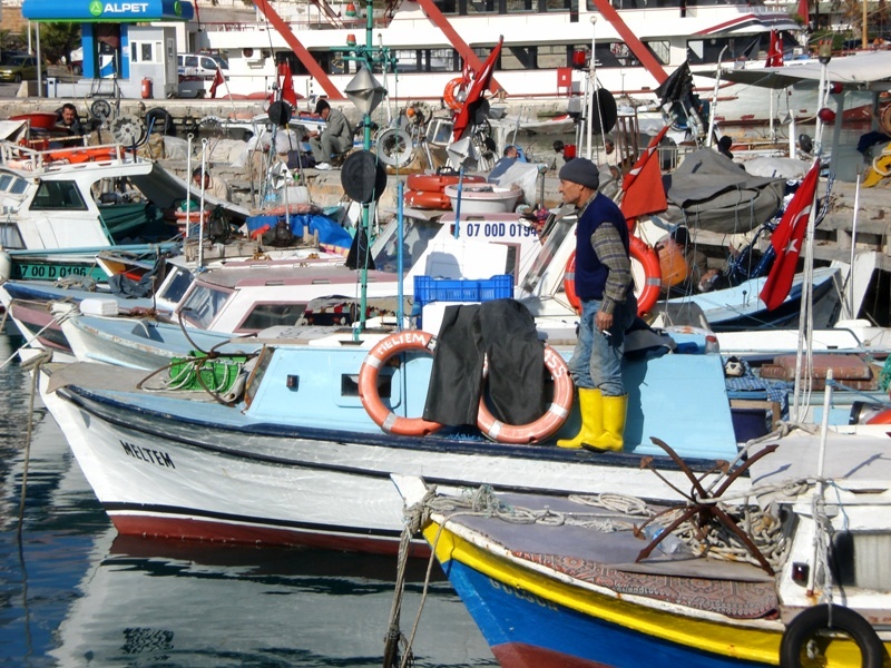 Fischer im Hafen von Antalya