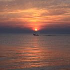 Fischer im Morgengrauen auf der Ostsee