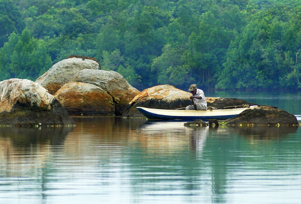 Fischer in der Koggala Lagoon