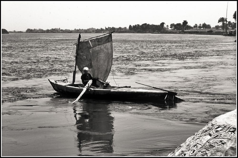 Fischer - Ruderboot mit Segel