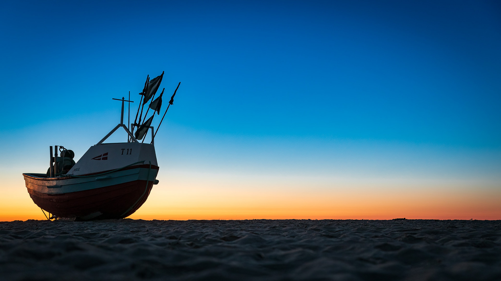 Fischerboot am Abend