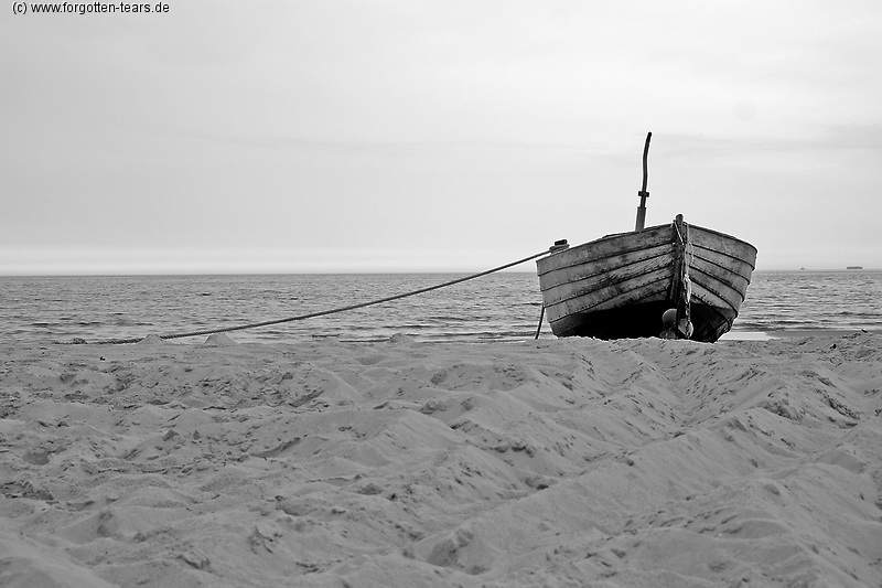 Fischerboot am Strand III