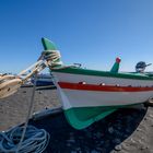 Fischerboot am Strand vom Stromboli