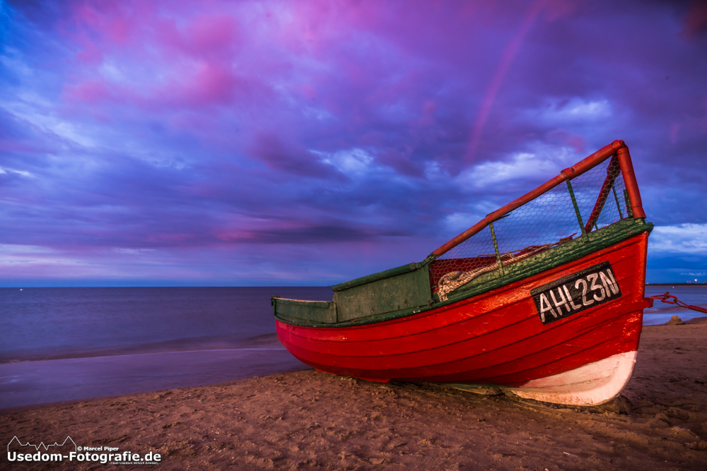 Fischerboot am Strand von Ahlbeck bei Sonnenuntergang 15.06.2013