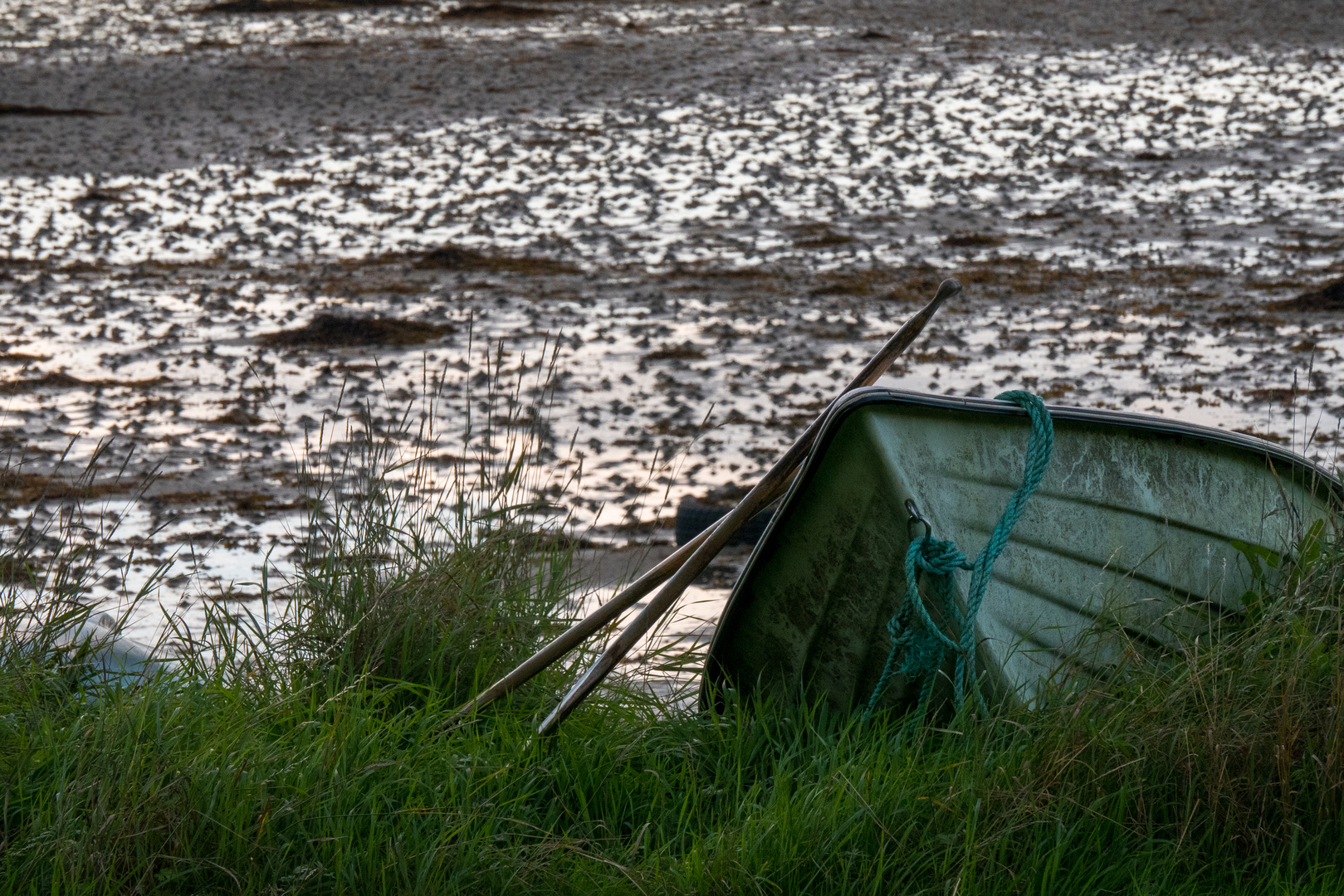 Fischerboot bei Ebbe