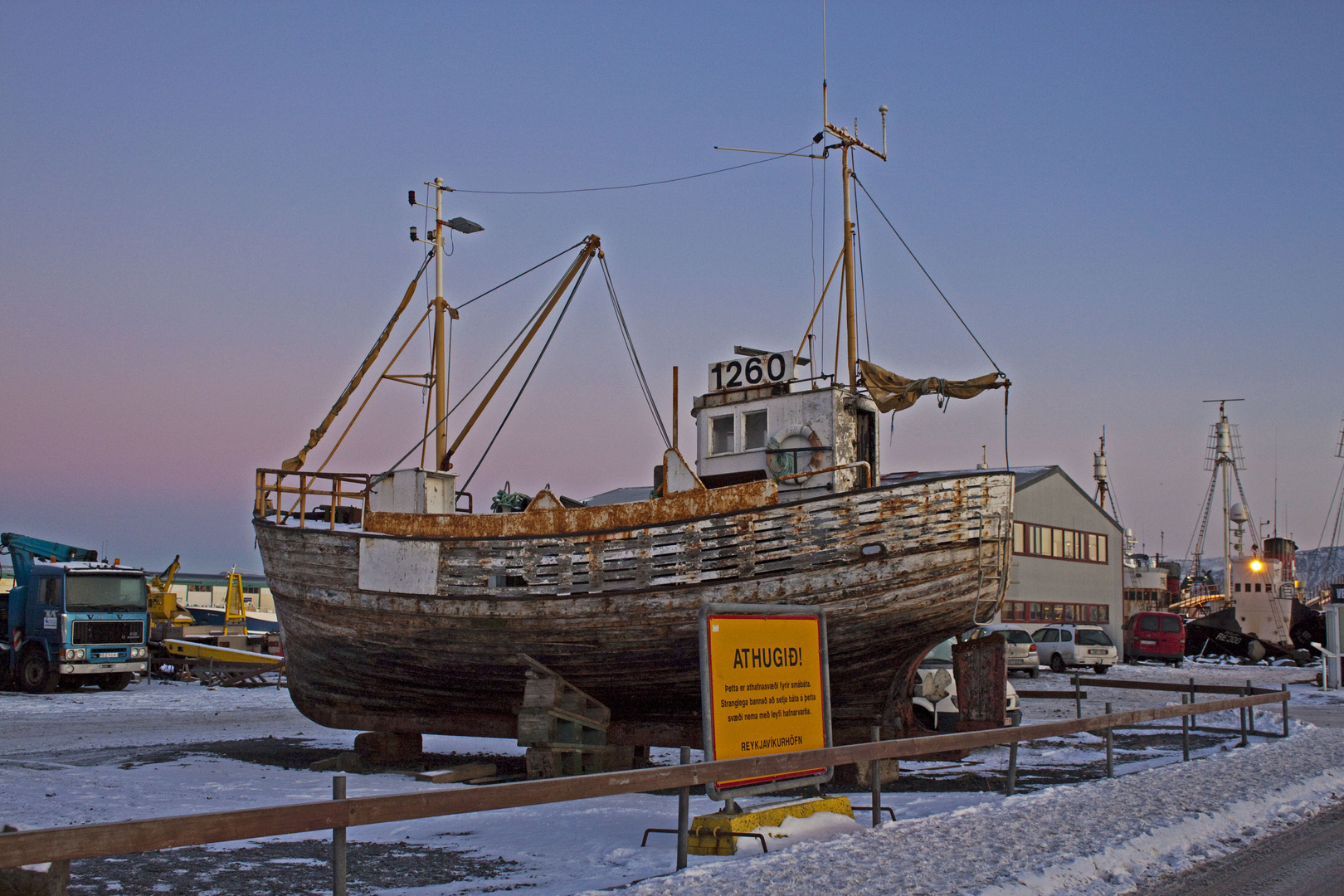 Fischerboot im Hafen von Reykjavik