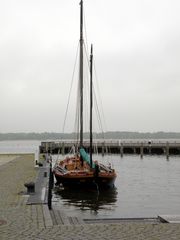 Fischerboot im Ribnitzer Hafen