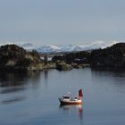Fischerboot im Steinsundet, Norwegen