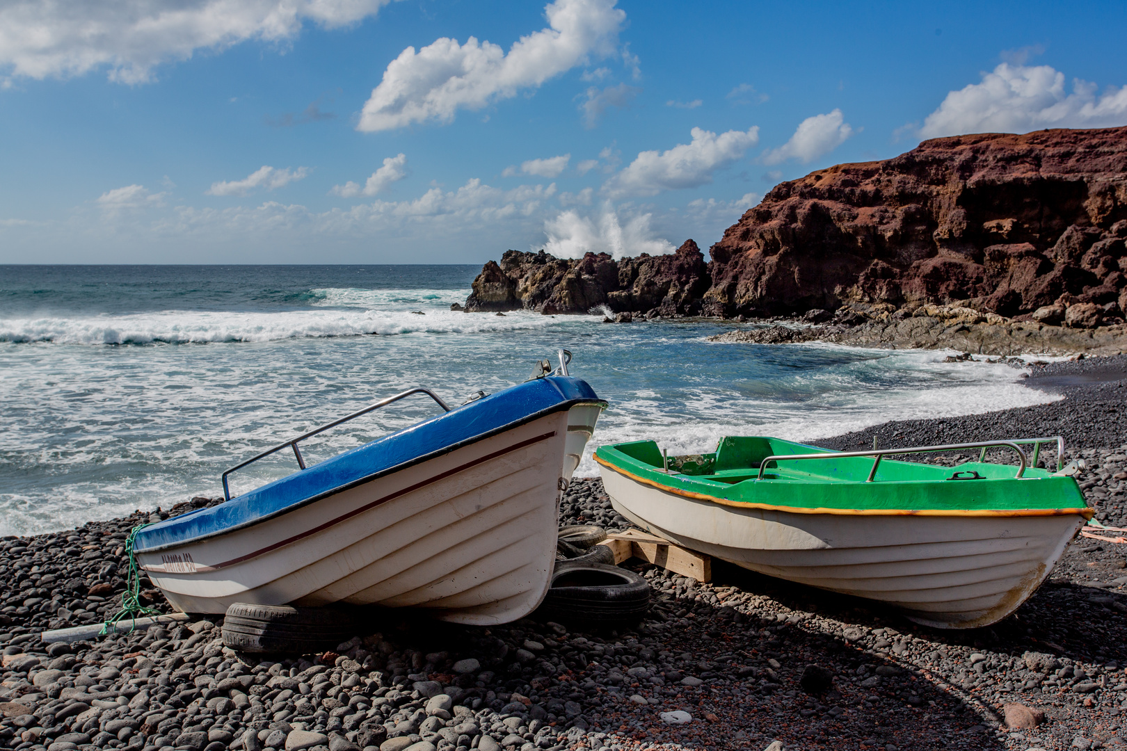 Fischerboot in der Bucht von El Golfo