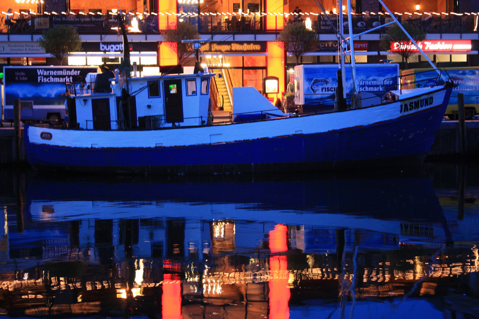 Fischerboot in Warnemünde