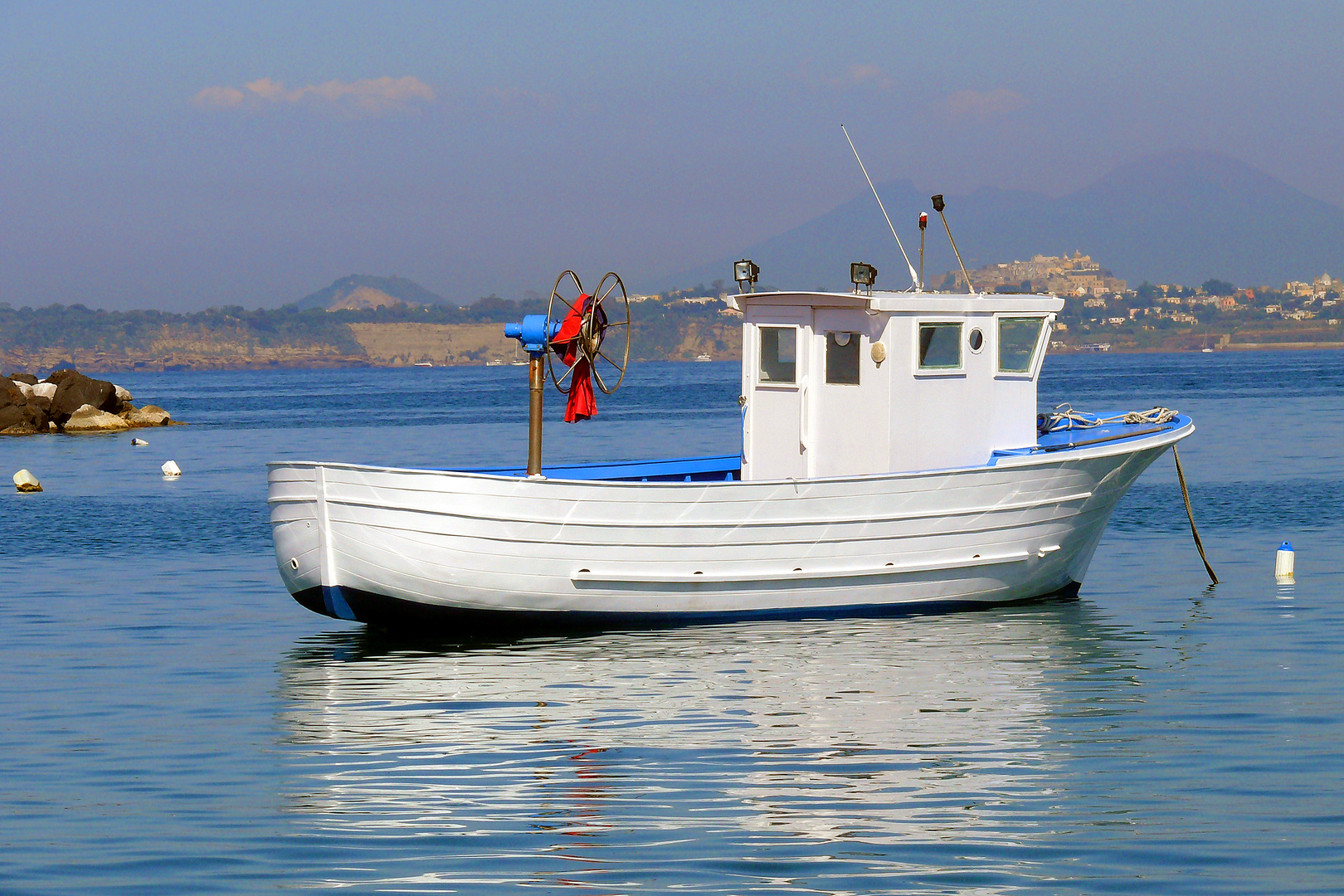 Fischerboot vor Procida