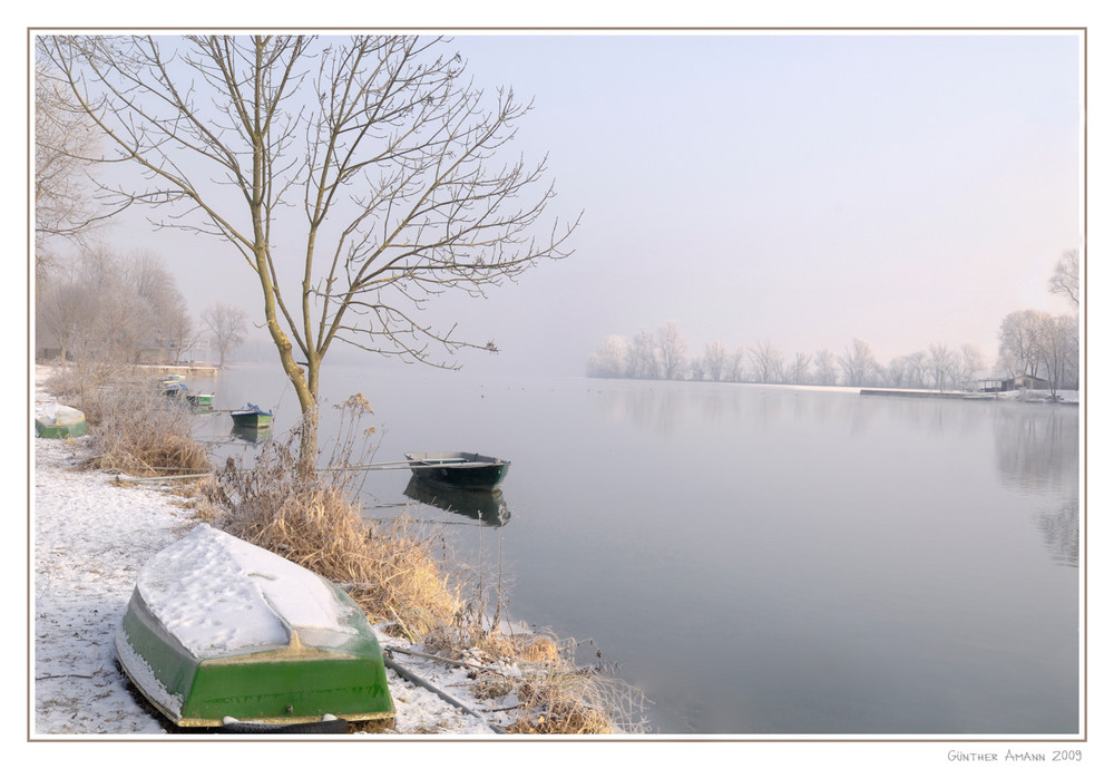 Fischerboote an der Isar