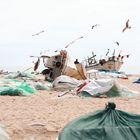 FISCHERBOOTE AUF DEM STRAND