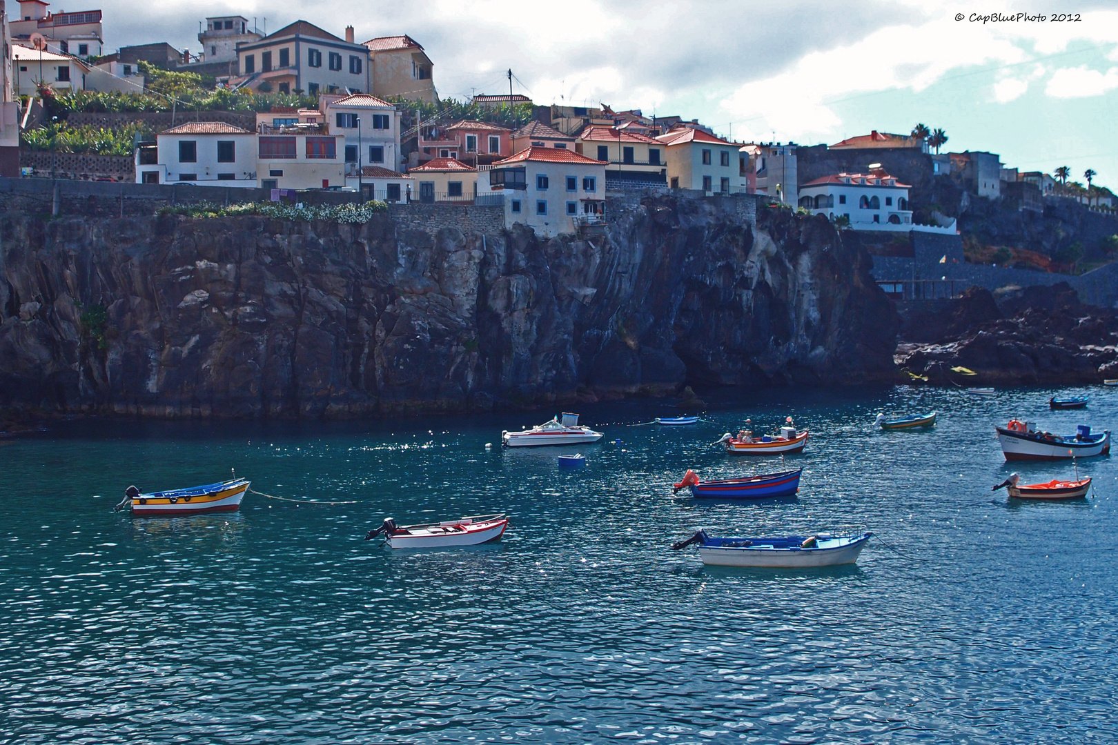 Fischerboote im Hafen von Camara de Lobos