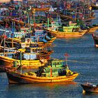 Fischerboote im Hafen von Mui Ne Village