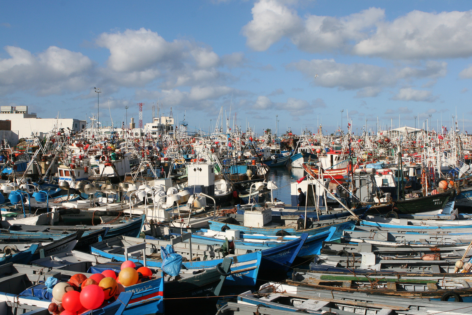 Fischerboote im Hafen von Tanger