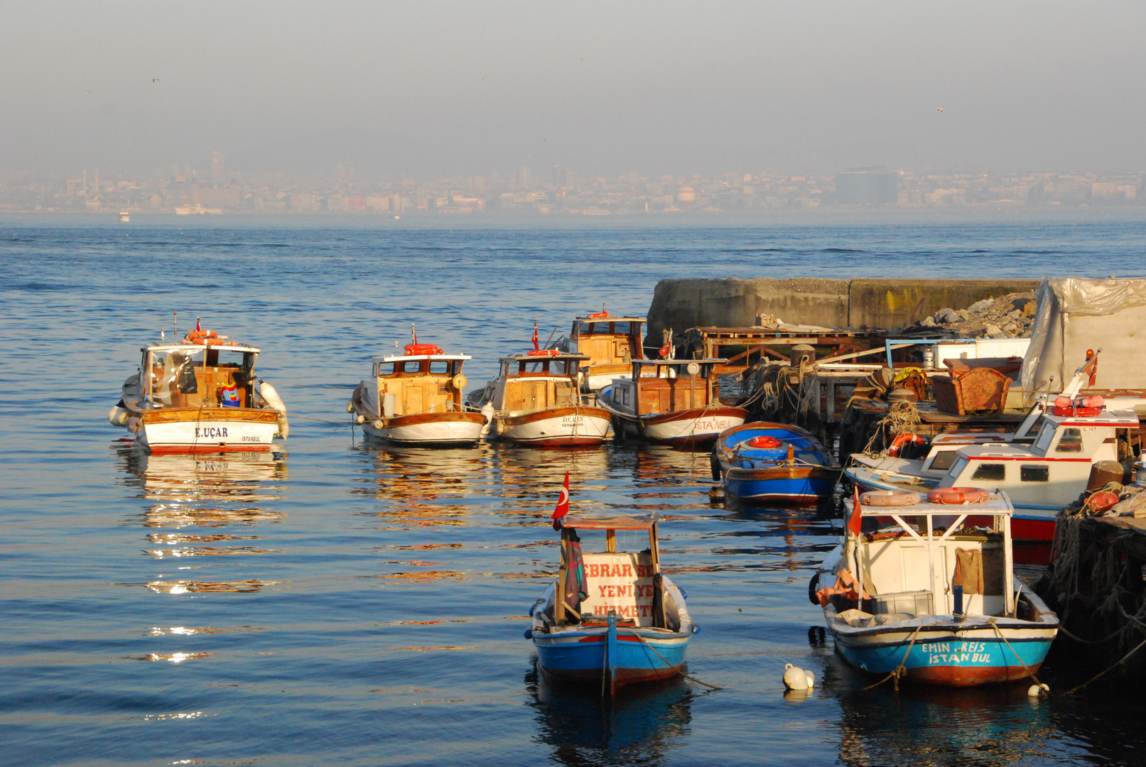 Fischerboote in der Abendsonne