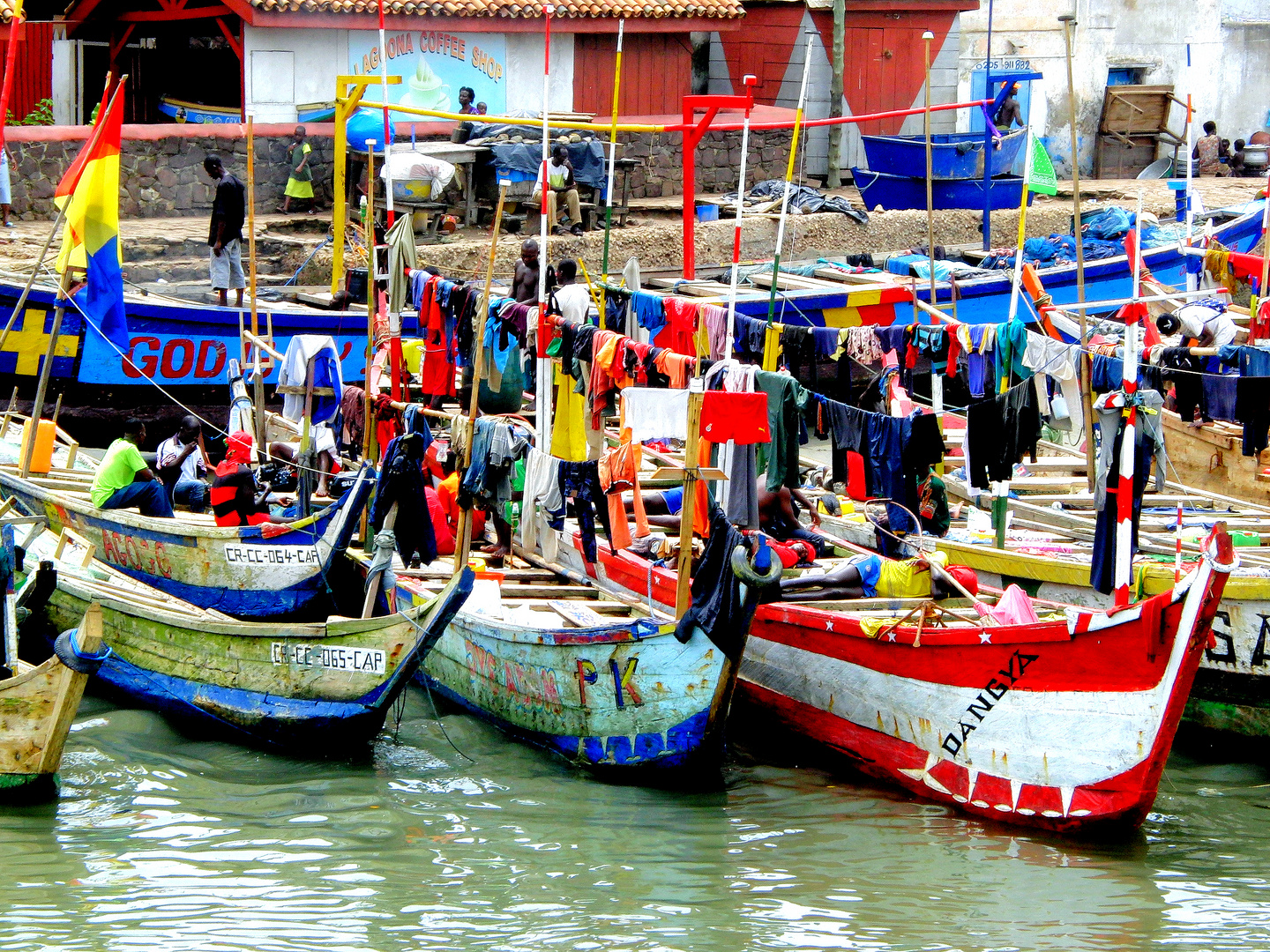 Fischerboote in Ghana