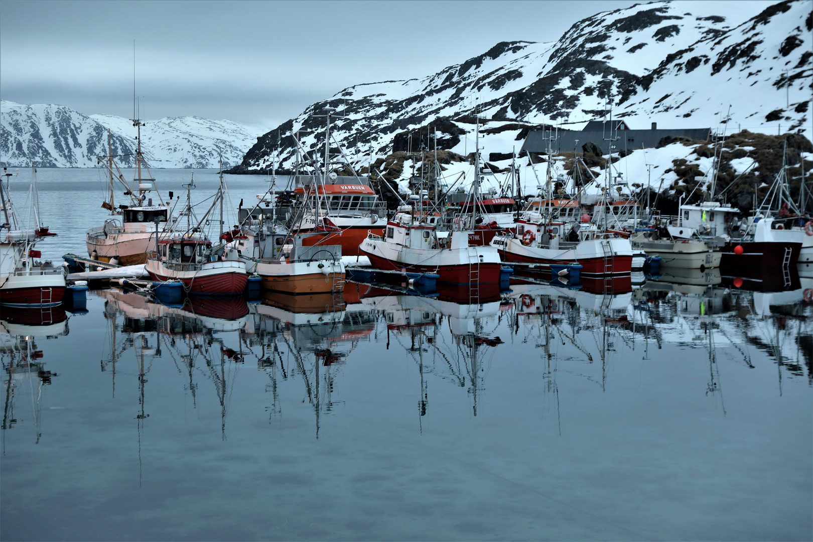 Fischerboote in Kamoyvaer, Nordkap