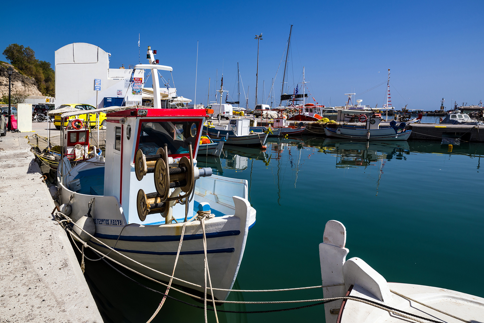 Fischerboote in Vlichada