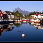 Fischerdorf auf den Lofoten am frühen Morgen