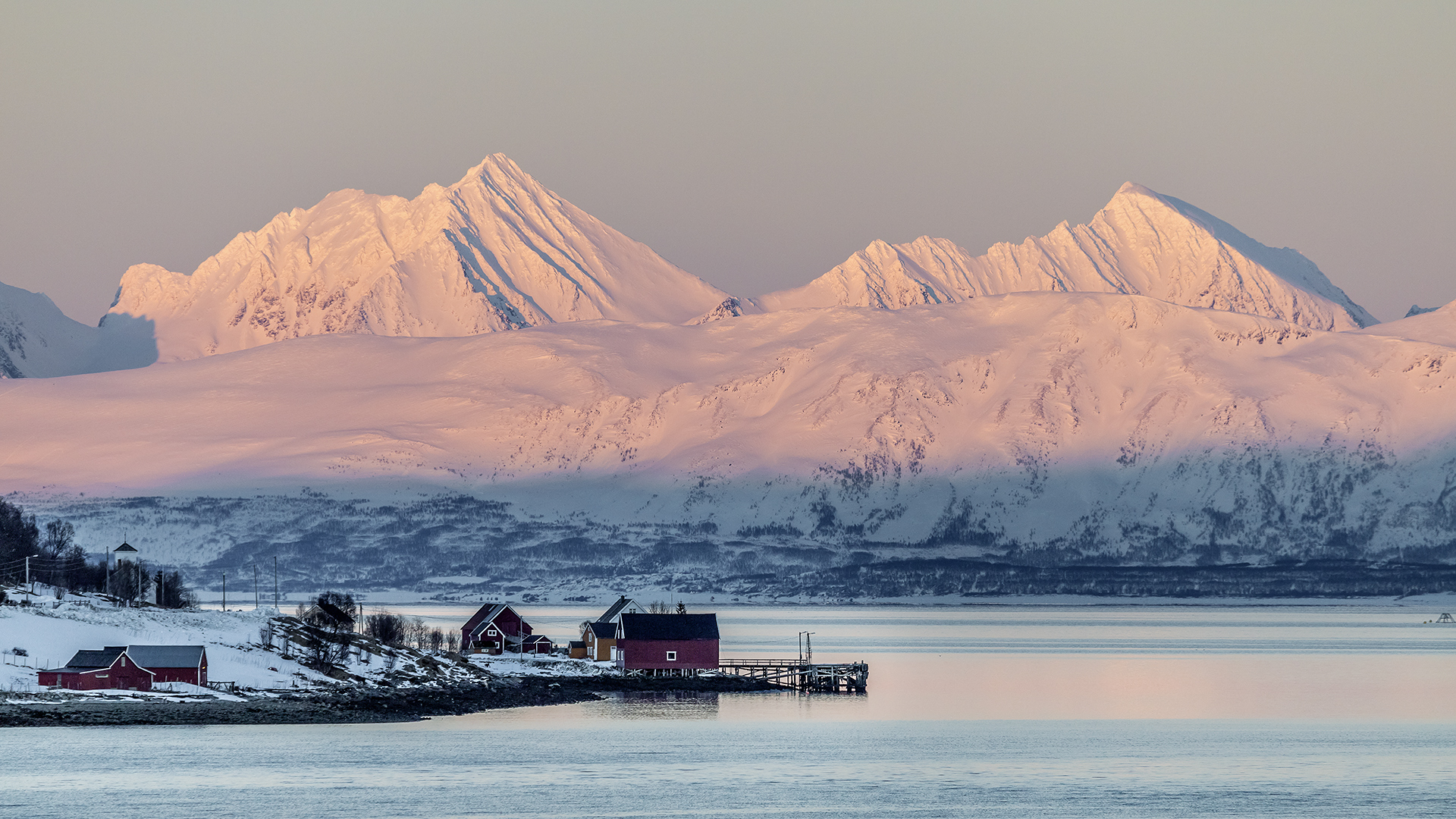FISCHERDORF auf der Insel Reinoya/Troms (NOR)