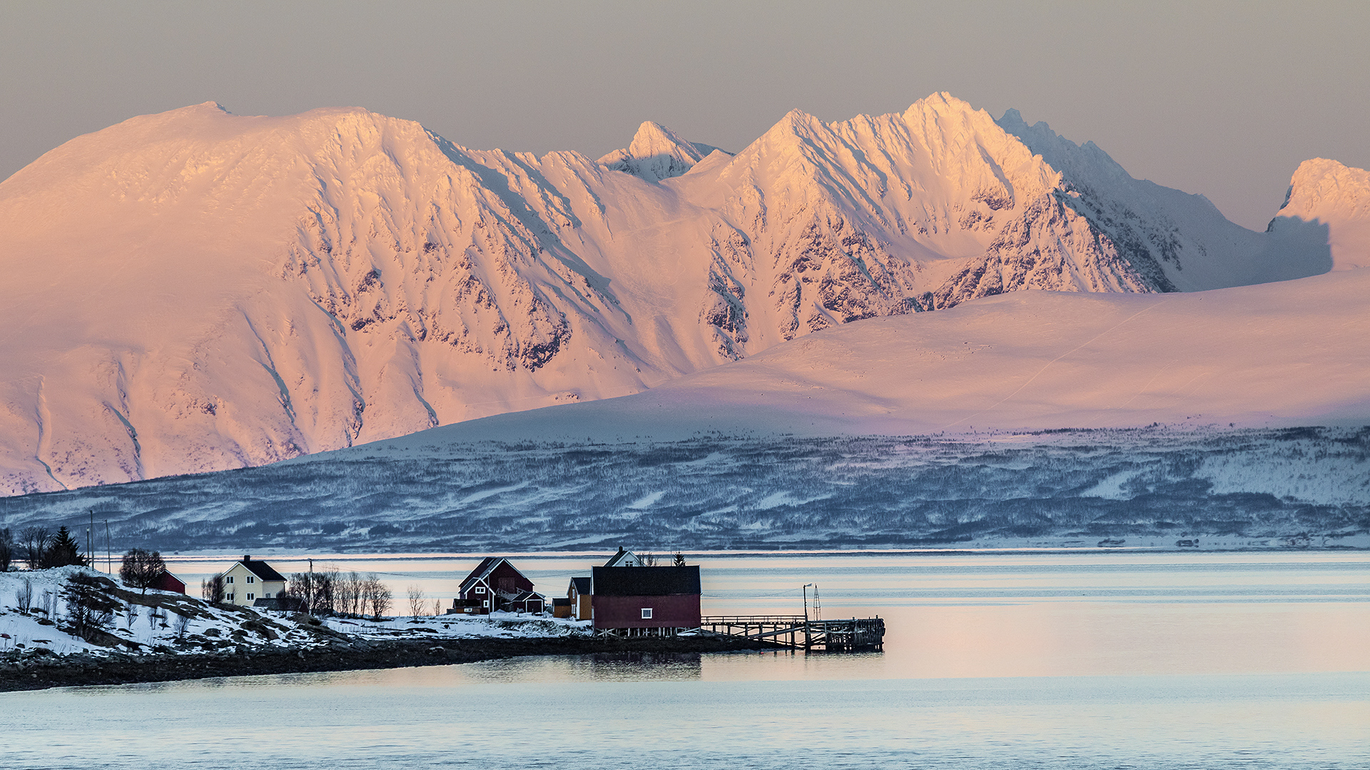 FISCHERDORF auf der Insel Reinoya/Troms (NOR) - 2