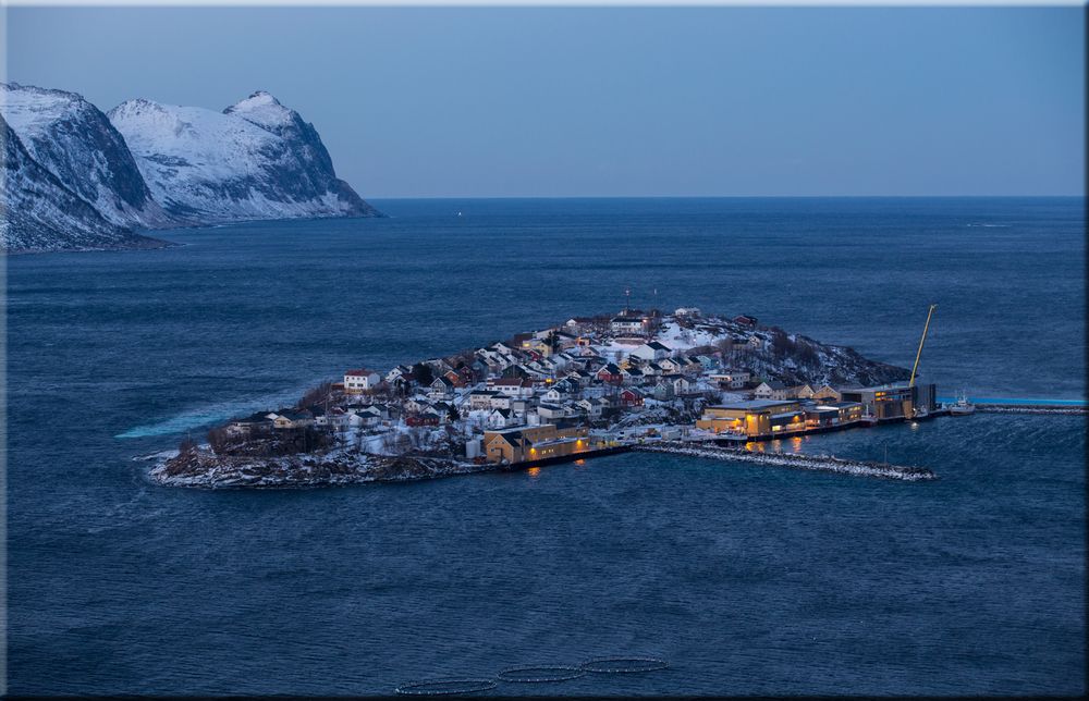 Fischerdorf im Fjord