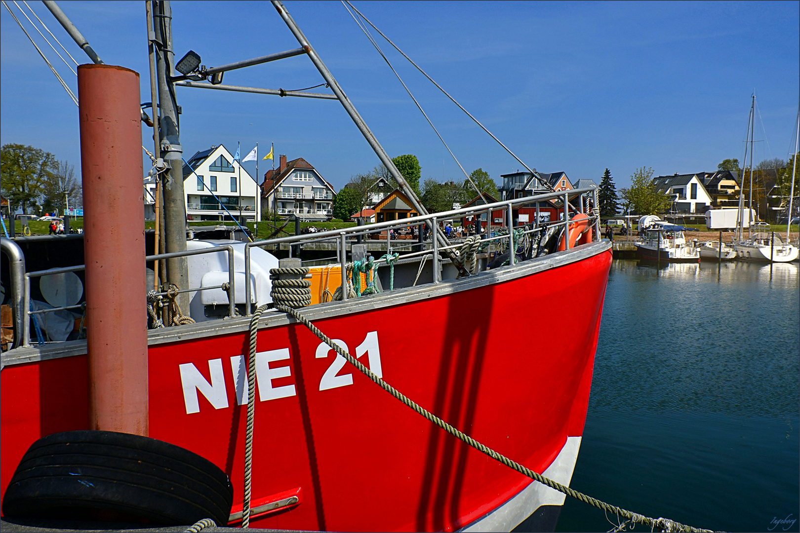 = Fischereiboot 21 im Heimathafen Niendorf =