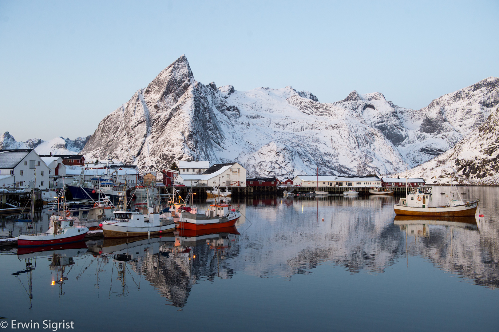 Fischereihafen auf den Lofoten