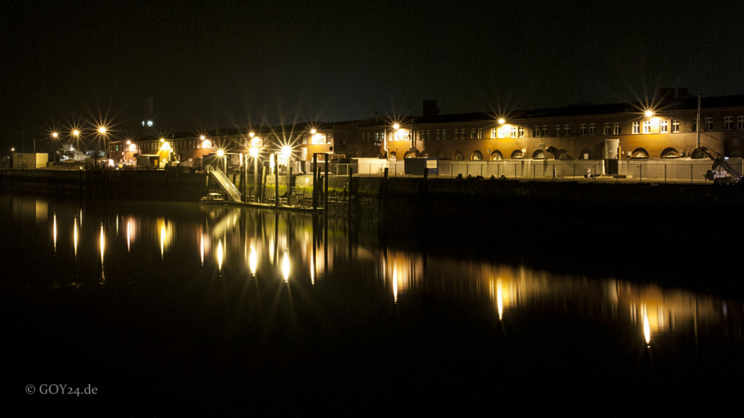 Fischereihafen bei Nacht