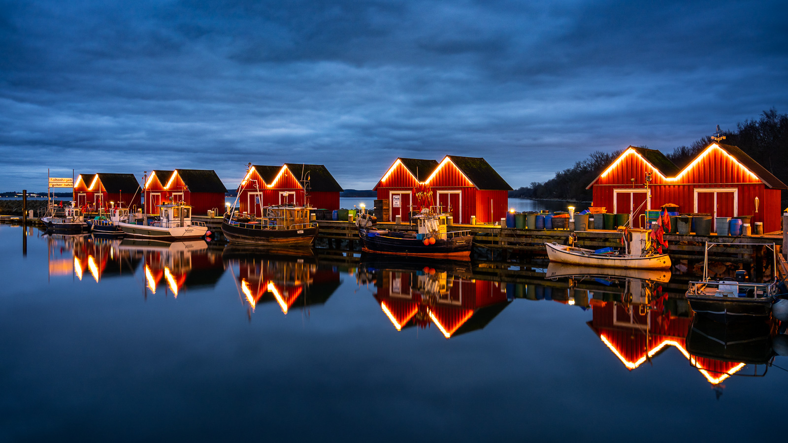 Fischereihafen Boltenhagen zur Blauen Stunde