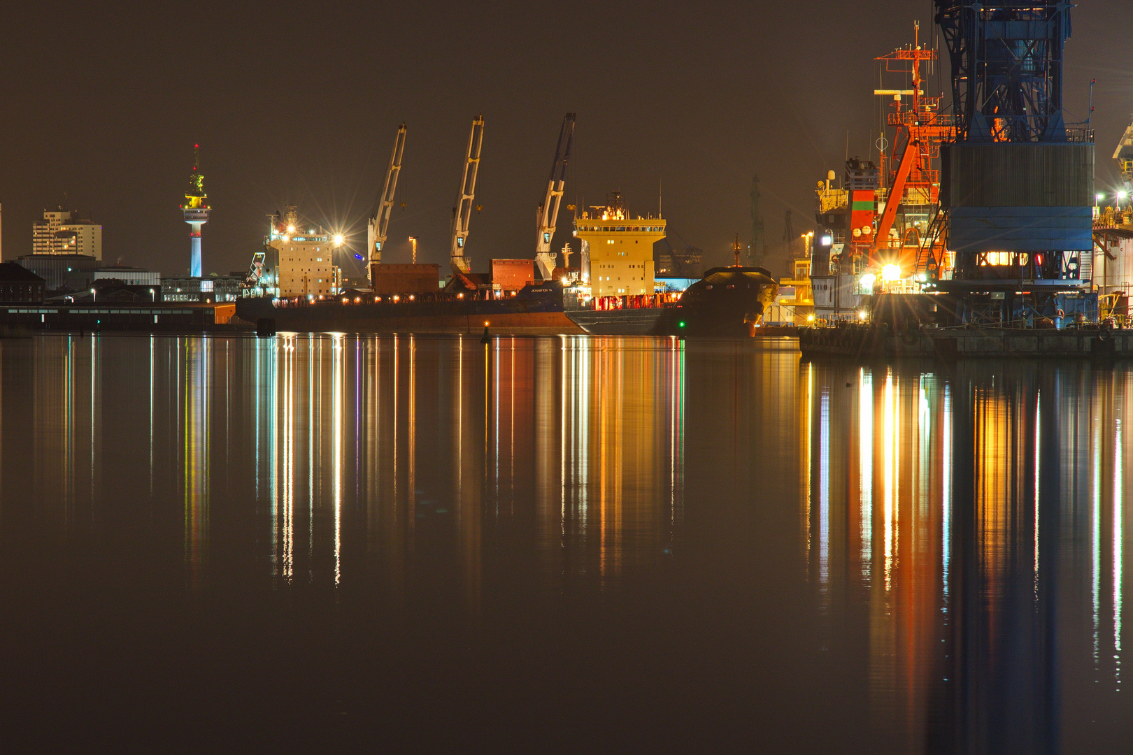 Fischereihafen in Bremerhaven am Abend