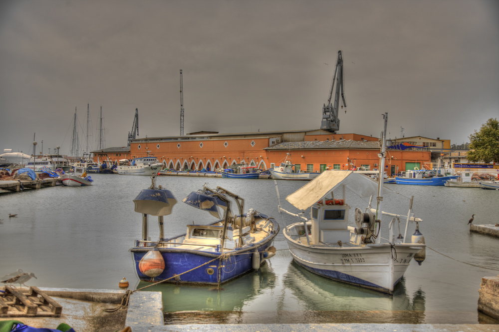 fischereihafen in palma, hdr