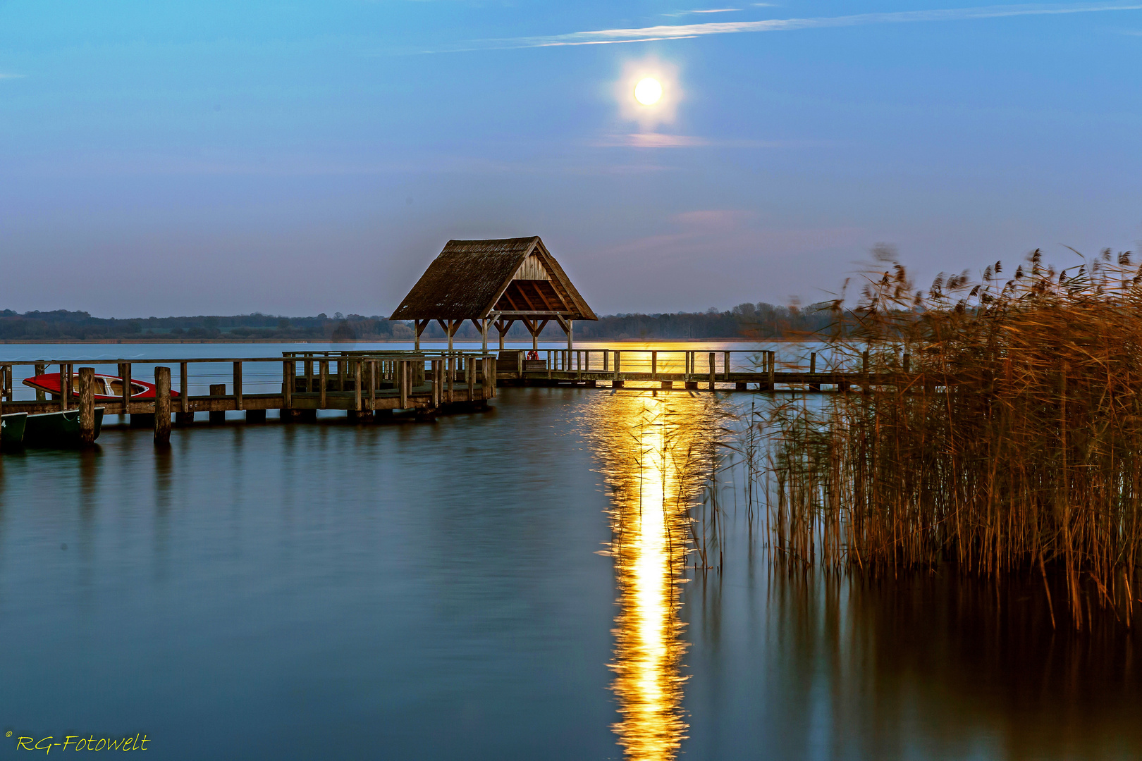 Fischereihof mit Mond