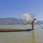 Fischer/Einbeinruderer auf dem Inlesee