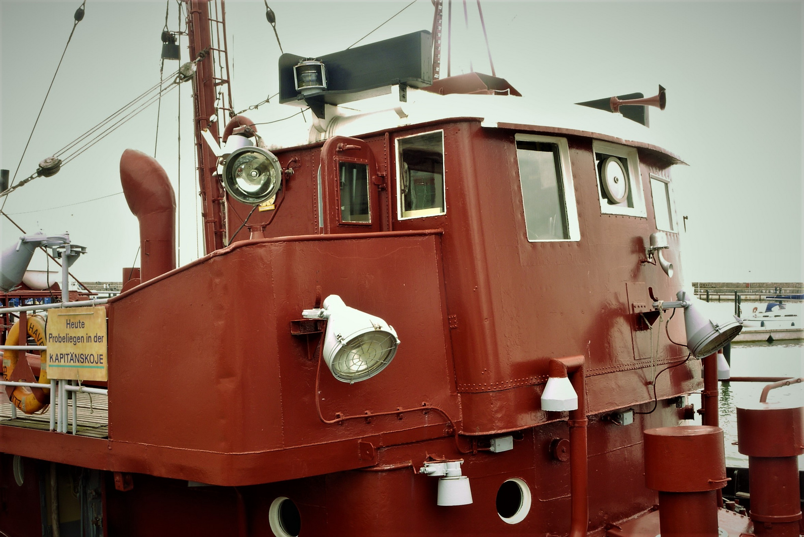 Fischereiveteran in Sassnitz - Detail der "Havel"