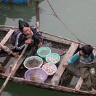 Fischerfamilie in Halong Bay