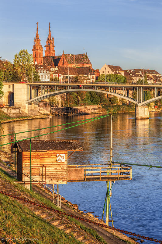 ~ Fischergalgen in Basel am Rhein ~