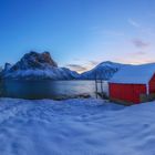 Fischerhütte im Fjord