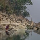 Fischerin am Brahmaputra