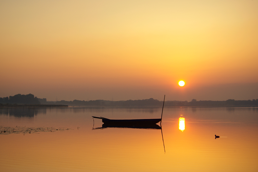 Fischerkahn im Morgenlicht