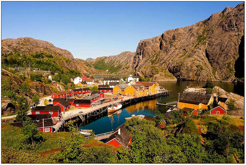 Fischernest "Nussfjord" auf den Lofoten